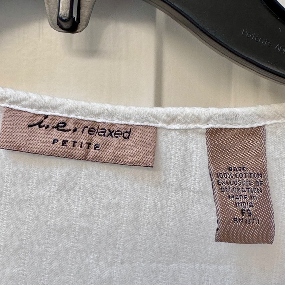 IE Designed Blouse - Picture 3 of 3